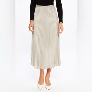 H&M Cream A-Line Pleated Skirt